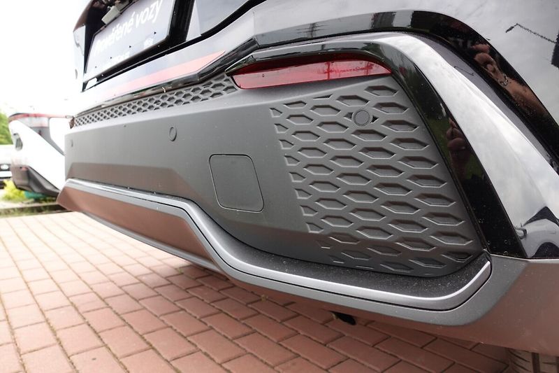 Toyota C-HR 2.0 HEV (4x4) GR SPORT Premier - fotka 33 z 36