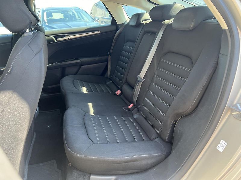 Ford Mondeo 1.5 Ti-VCT 118 kW - fotka 17 z 18