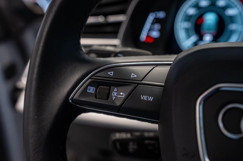 Audi Q8 55 TFSI e 250 kW, QUATTRO, DPH - fotka 20 z 38