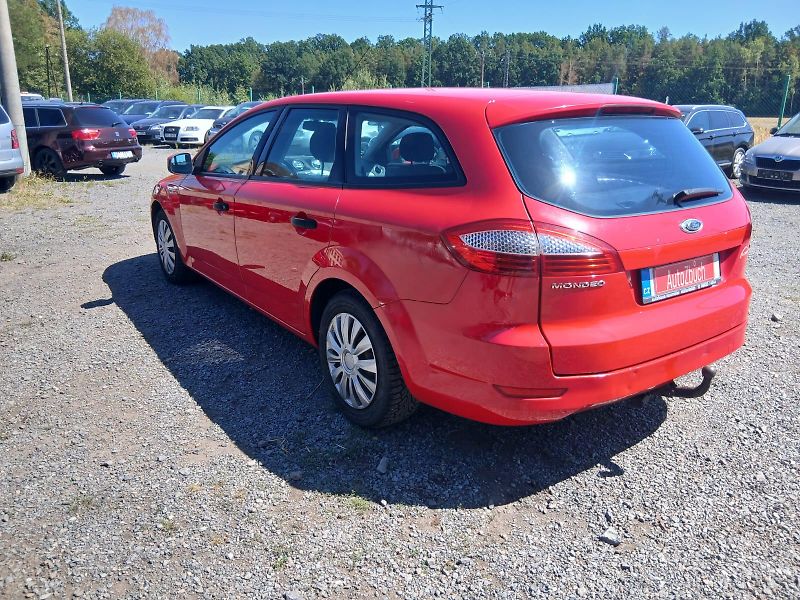 Ford Mondeo 2.0 TDCI, automat - fotka 14 z 31