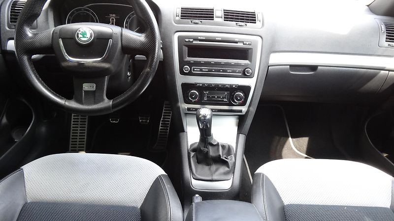 Škoda Octavia 2.0 TSi RS - fotka 3 z 13