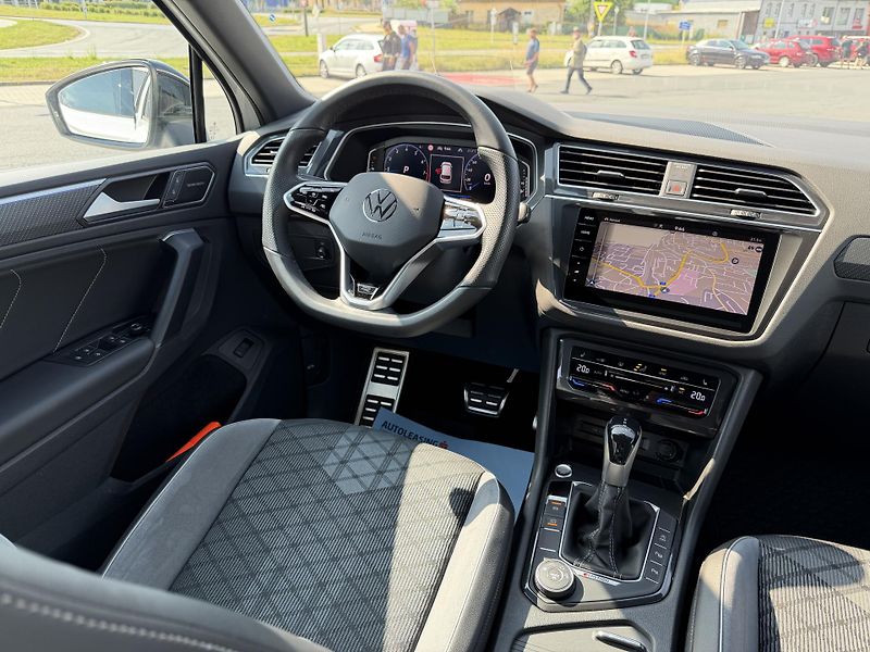 Volkswagen Tiguan R-Line 2,0 TSi/180kW 4x4 DSG - fotka 61 z 114