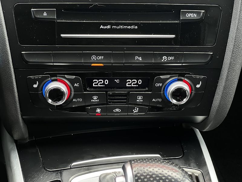 Audi A4 3.0TDI 180kW Quattro S-LINE  - fotka 15 z 27