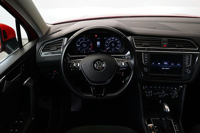 Volkswagen Tiguan - fotka 16 z 26