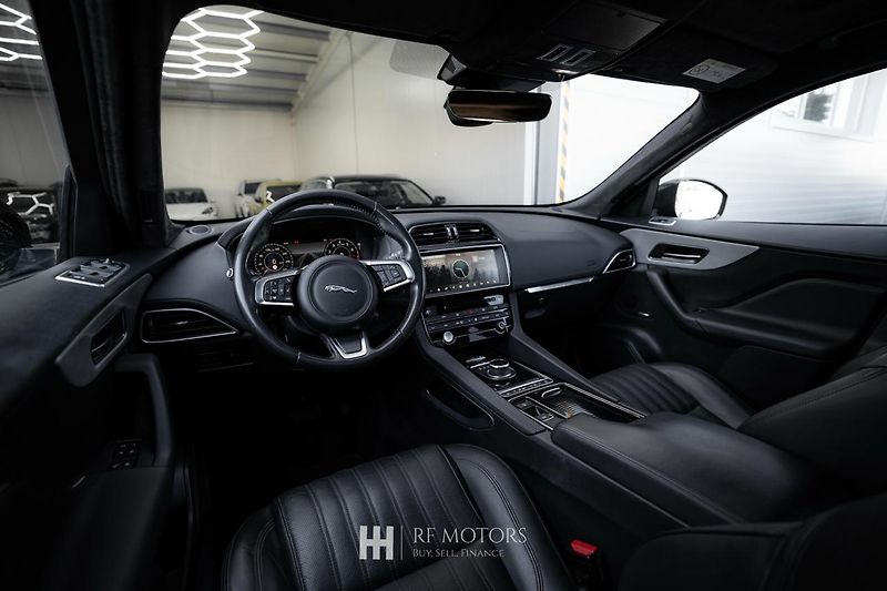 Jaguar F-Pace (2020) 2.0 P250 184kW 4x4 - fotka 18 z 43