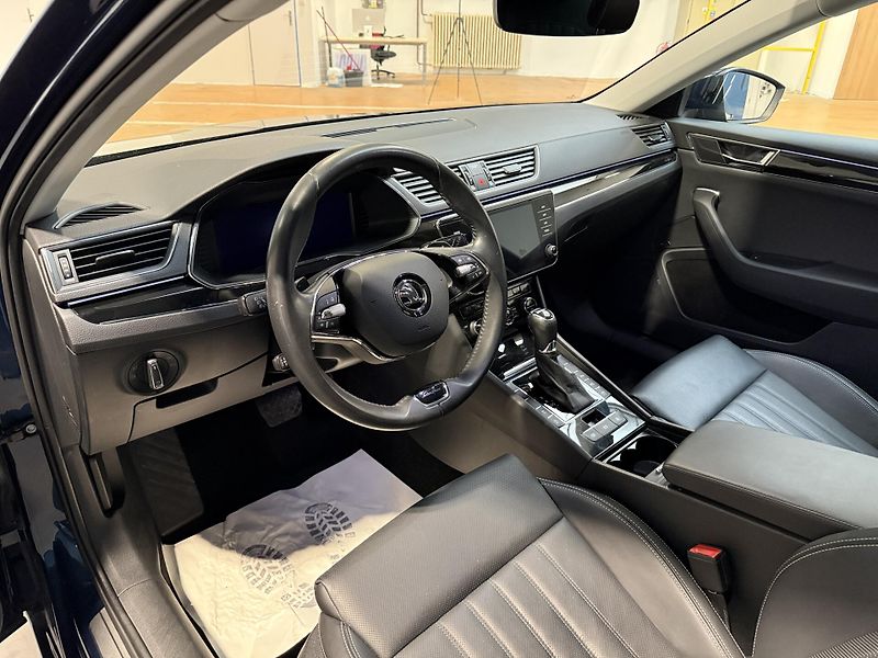 Škoda Superb 2.0 TDI 110kW L&K Combi DSG - fotka 5 z 15
