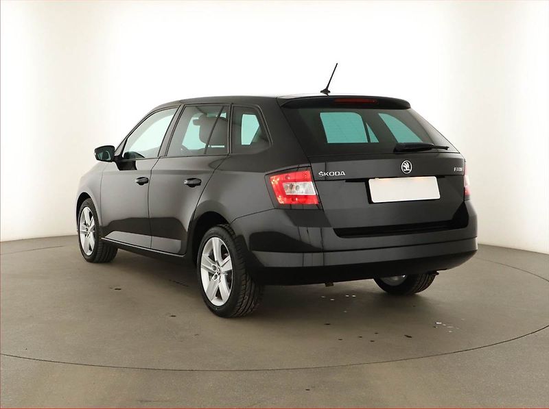 Škoda Fabia (2015) Ambition 1.2 TSI, Automat - fotka 4 z 14