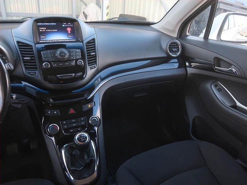 Chevrolet Orlando (2013) 2.0 VCDi, 7 míst, Tempomat - fotka 8 z 18