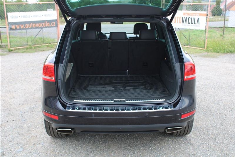 Volkswagen Touareg 3,0 TDi  4 x 4, AUTOMAT, DPH - fotka 15 z 40