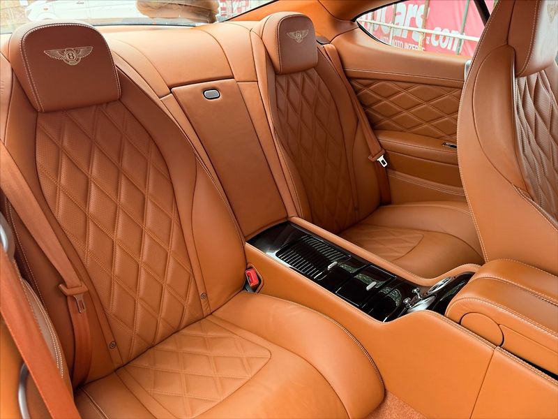 Bentley Continental GT 6,0 W12 GT 460kW-SPEED-4WD - fotka 12 z 32