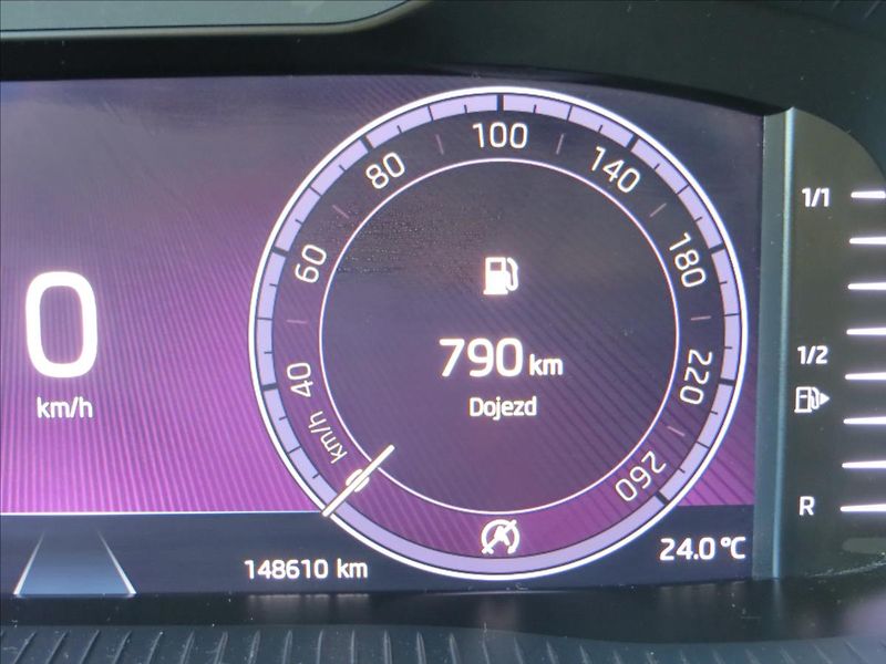 Škoda Octavia 2,0 TDI 85kW Style Kombi ČR - fotka 24 z 27