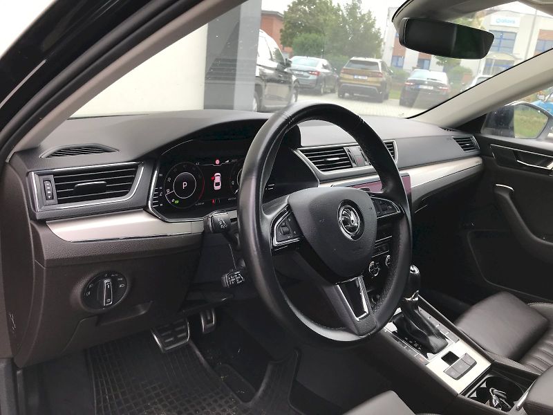 Škoda Superb (2020) GRT L K TS 200/2.0 A7A - fotka 35 z 35