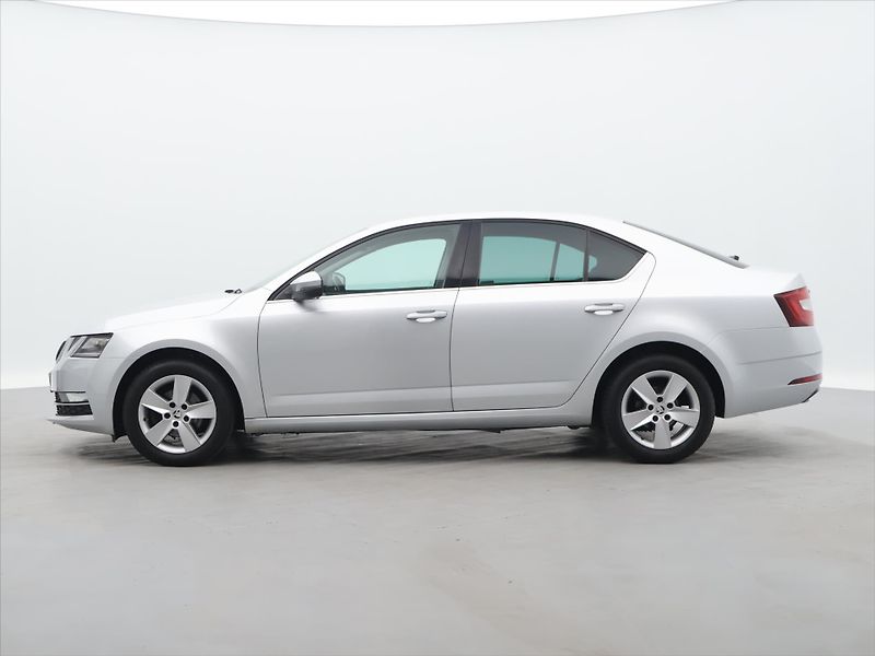 Škoda Octavia 1,6 TDI 85kW DSG CZ Style DPH - fotka 4 z 37