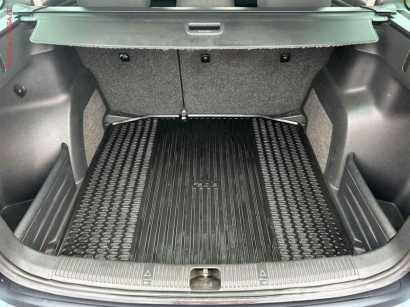 Škoda Fabia (2008) 1.4 16V, ČR, AC, park.asist - fotka 7 z 15