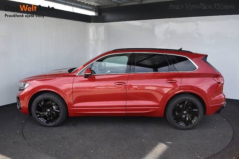 Volkswagen Touareg (2025) R-Line 3.0TDI 210kW,webasto,ta - fotka 3 z 32
