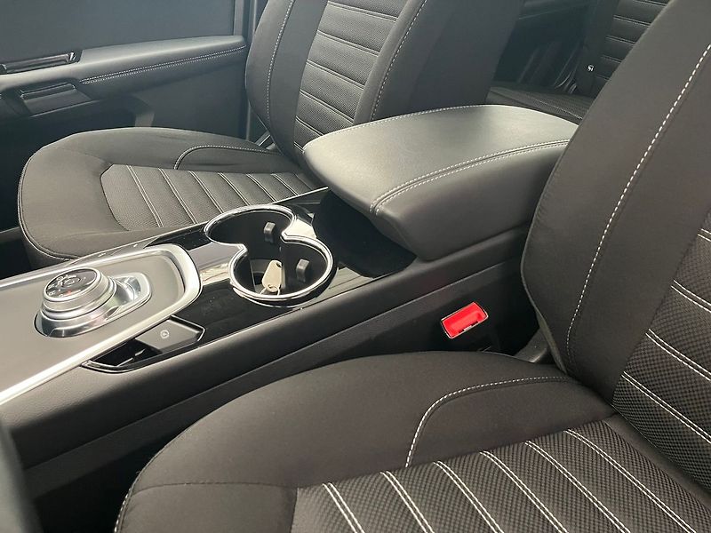 Ford Galaxy 2.5 HEV TITANIUM 7 míst - fotka 28 z 59