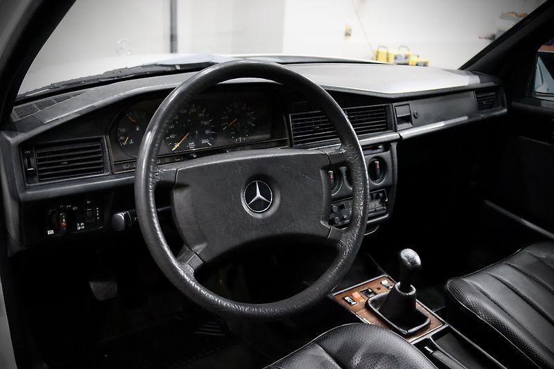 Mercedes-Benz 190 D 2.5 OM602 W201 - fotka 11 z 32