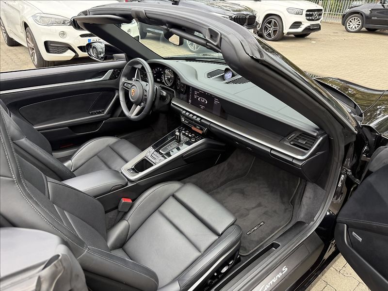 Porsche 911 992 Carrera S Sport chrono - fotka 13 z 41