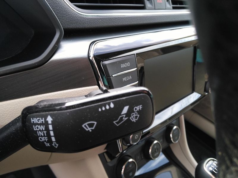 Škoda Superb 2,0 TDI /110 kW/ - fotka 22 z 33