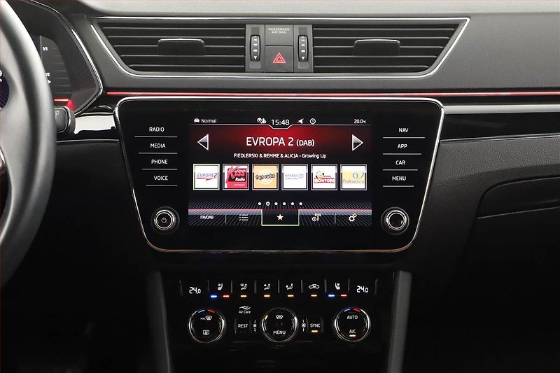 Škoda Superb (2022) Laurin&Klement 1.5 TSI - fotka 11 z 20