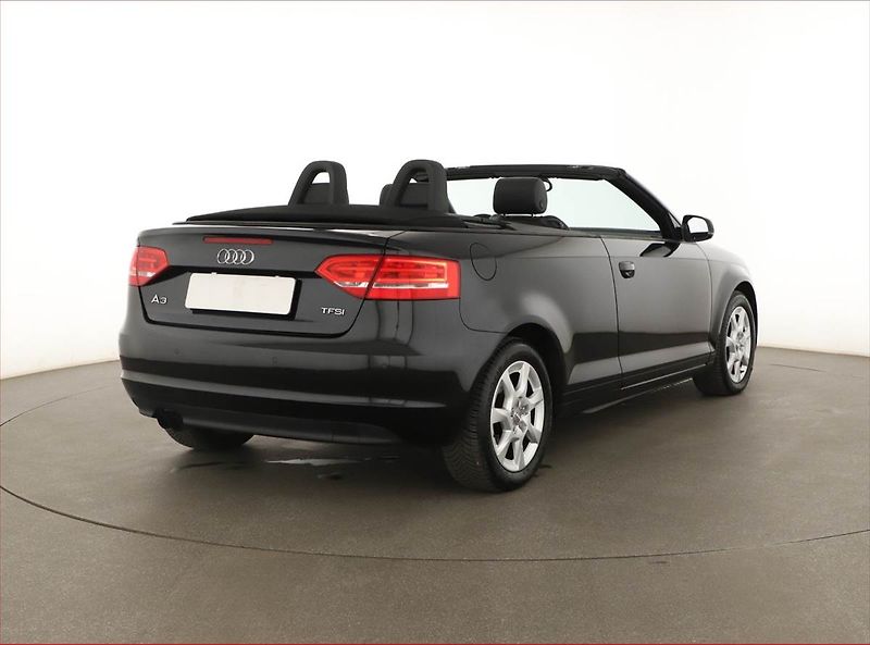 Audi A3 (2011) 1.8 TFSI, Tempomat - fotka 5 z 15