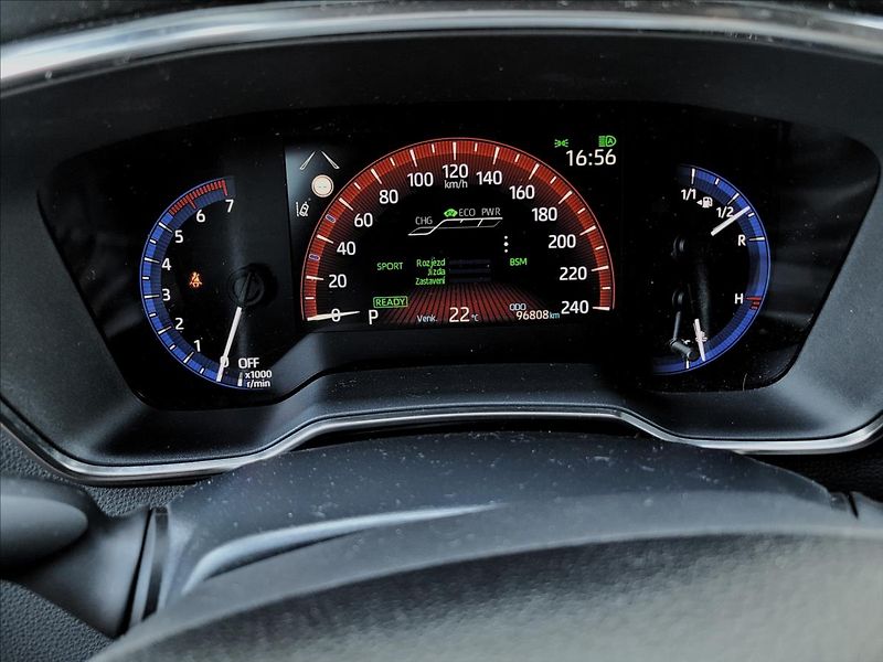 Toyota Corolla 1,8 HSD,executive,výhřev,navi - fotka 25 z 50