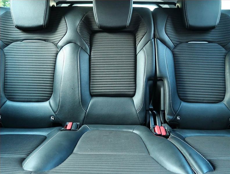 Renault Grand Scénic (2019) 1.7 Blue dCi, Kůže, Navi - fotka 10 z 23