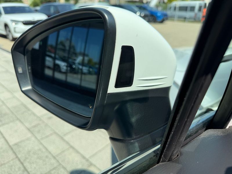 Volkswagen Tiguan Elegance 2,0TDI 110kW 4x4 DSG - fotka 4 z 23