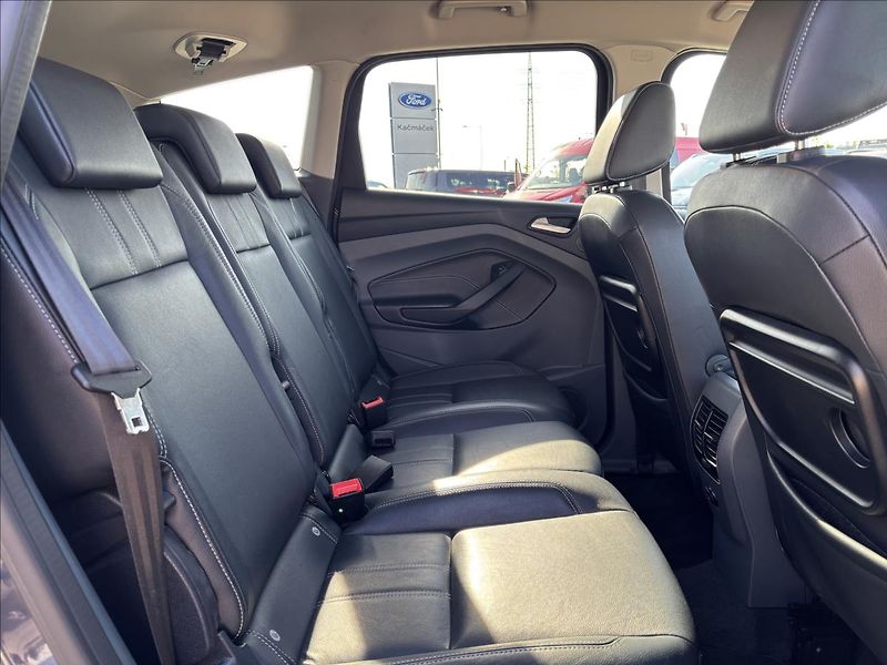 Ford C-MAX 2,0 TDCi 103kW Titanium - fotka 13 z 39