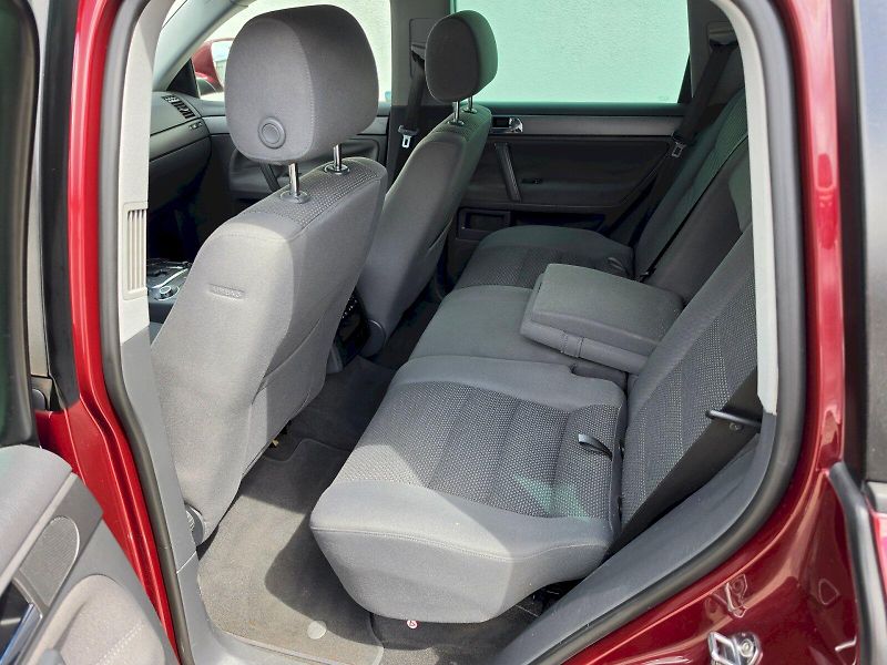 Volkswagen Touareg (2007) 2,5TDI 128KW 4X4 AUTOMAT - fotka 17 z 26
