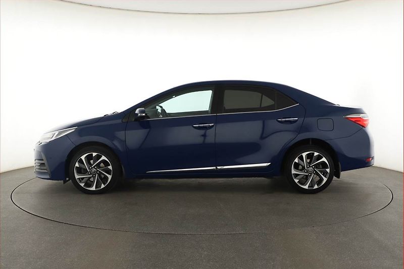 Toyota Corolla (2018) 1.6 Valvematic, Serv.kniha - fotka 3 z 18