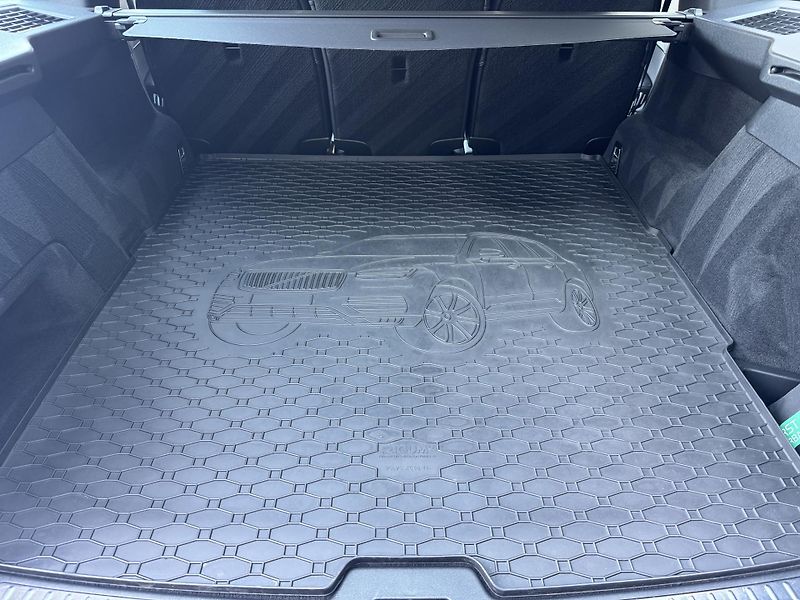 Volvo XC90 (2022) 2.0 B5 AWD Inscription, 1. Maj - fotka 23 z 51