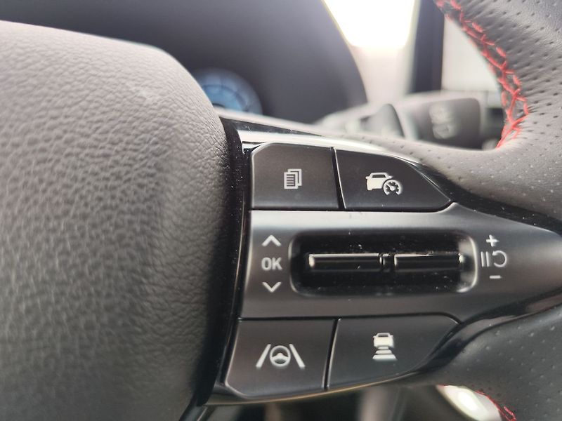 Hyundai i30 1.5 T-GDi/103kW N-Line DCT - fotka 26 z 32