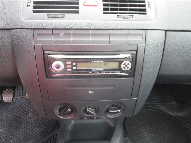 Škoda Fabia 1,4 i 16v, eleg.,klima,servis, - fotka 15 z 33