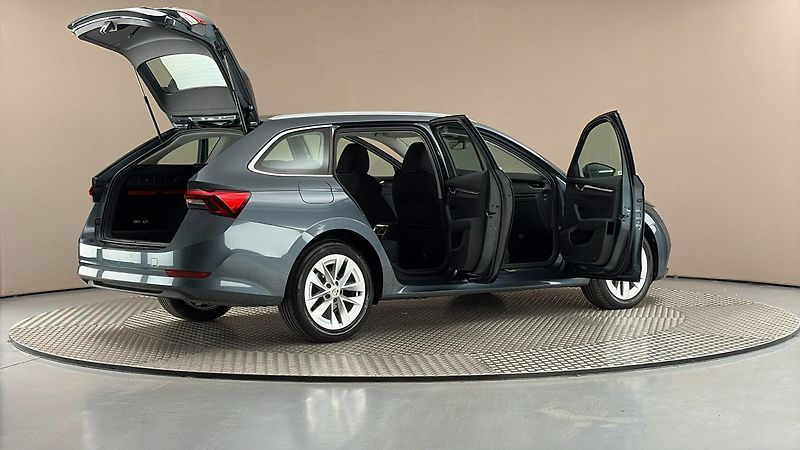 Škoda Octavia 2.0 TDI Style Combi - fotka 6 z 24