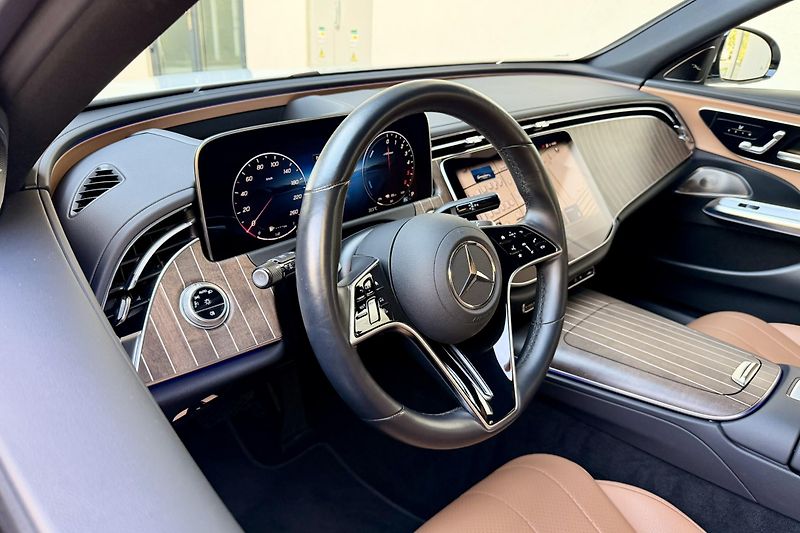 Mercedes-Benz Třídy E (2024) E 300de 4Matic  - fotka 16 z 68
