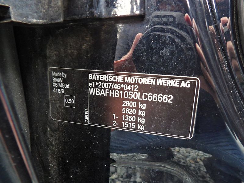 BMW X6 M50d LED HUD Softclose ČR - fotka 31 z 32