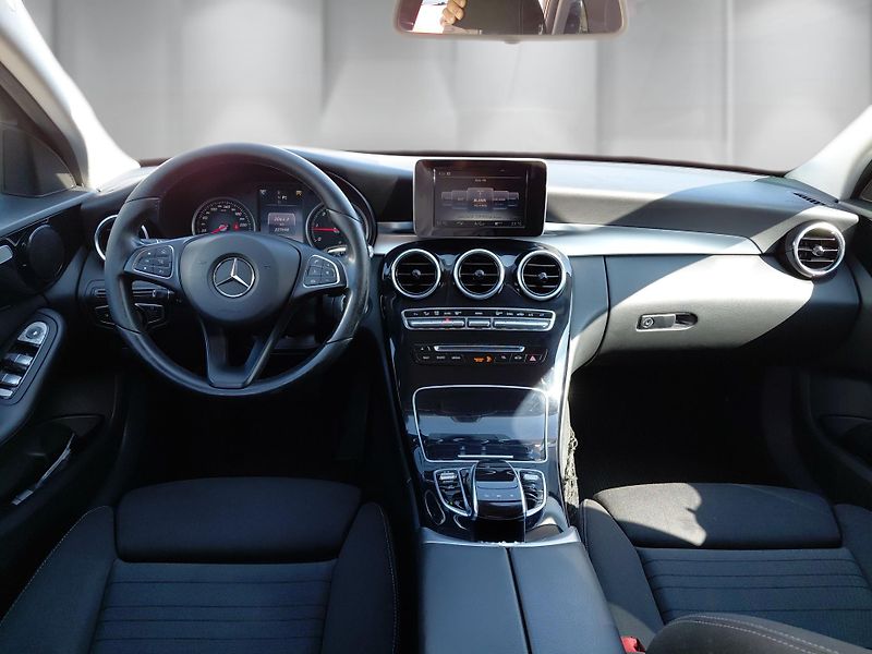 Mercedes-Benz Třídy C (2016) 220 D 125 kW Black Edition - fotka 19 z 23