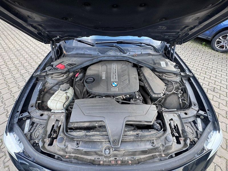 BMW Řada 3 (2013) 318D F11 2,0D 105 KW - fotka 40 z 41