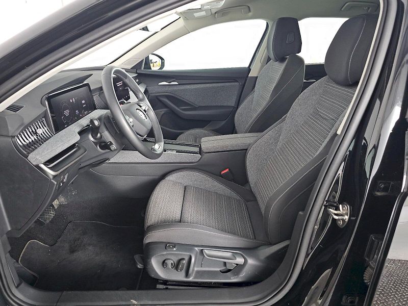 Škoda Superb (2024) 1.5TSi DSG Selection Tažné - fotka 6 z 29