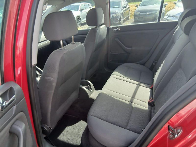 Volkswagen Golf 5, 1.4i - fotka 23 z 30