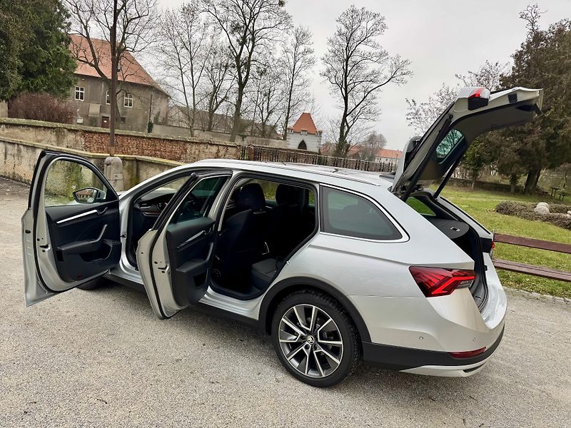 Škoda Octavia (2024) SCOUT 2,0Tdi 147kw-4x4 Panoram - fotka 45 z 49