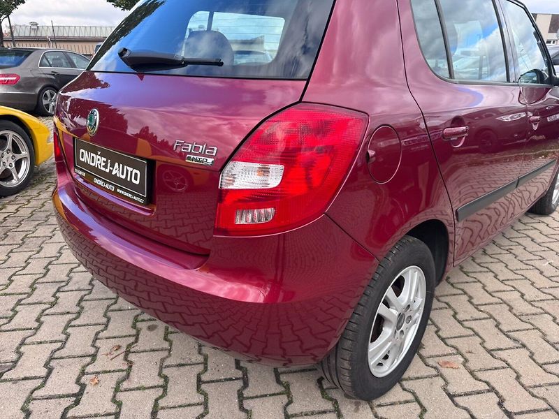 Škoda Fabia (2008) 1,2 HTP 44 KW KILOMETRY - fotka 11 z 38