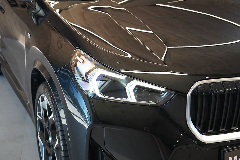 BMW X1 M35i xDrive, Panorama, Head-up - fotka 5 z 50