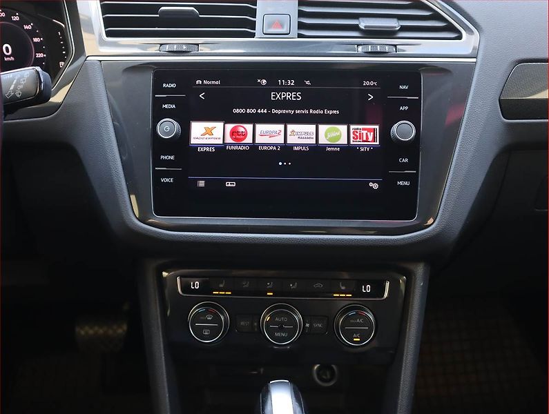 Volkswagen Tiguan (2020) 2.0 TSI - fotka 12 z 23