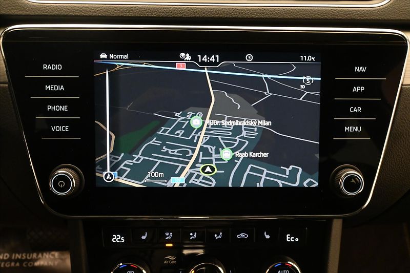 Škoda Superb 1,4 TSI iV 160KW DSG Ambition - fotka 20 z 31