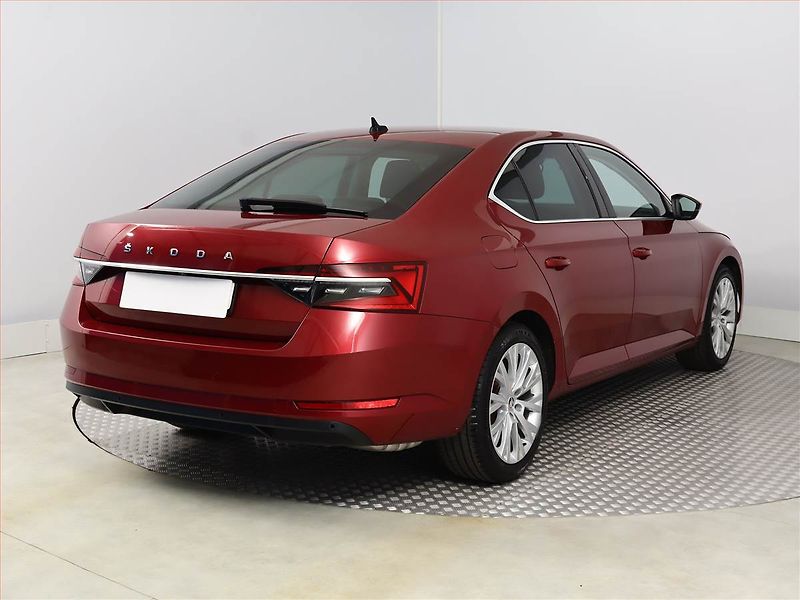 Škoda Superb (2021) Style 2.0 TSI - fotka 5 z 20