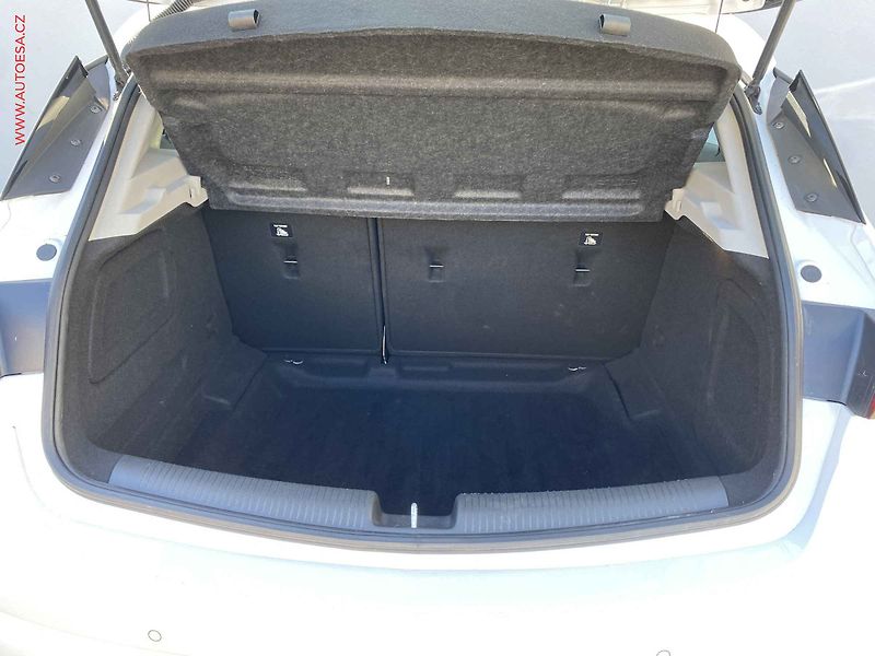 Opel Astra (2018) 1.4 T, ČR, AAC, tempo - fotka 7 z 16