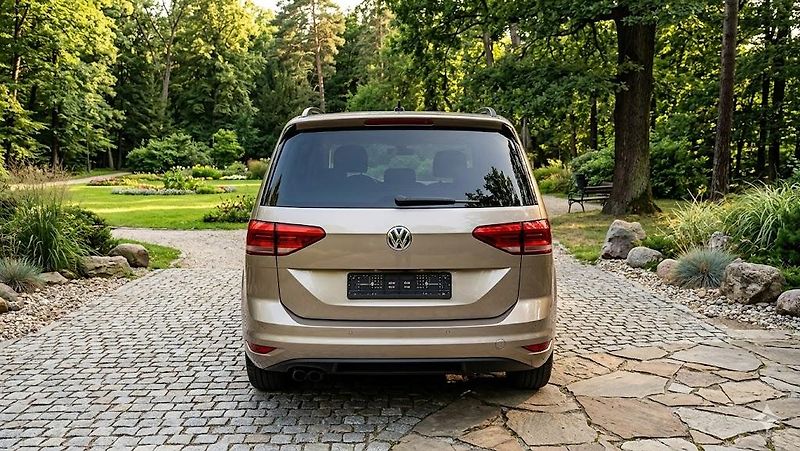 Volkswagen Touran 1.4TSI 7míst servisní historie - fotka 47 z 50