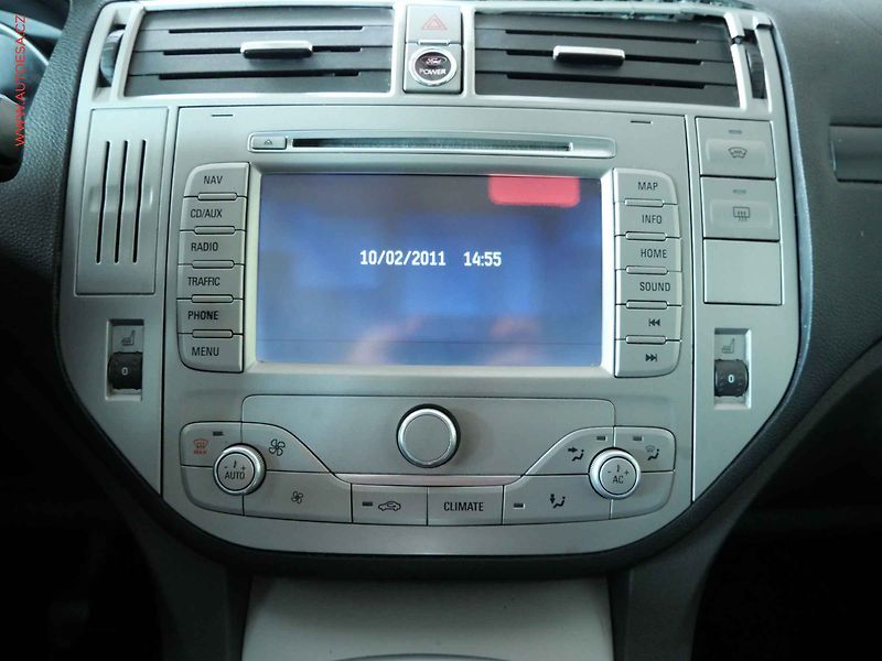 Ford Kuga (2011) 2.0 TDCi 4x4, Navigace - fotka 13 z 22
